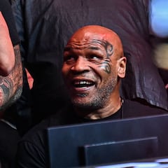 Mike Tyson makes claim on why Jamie Foxx was hospitalized