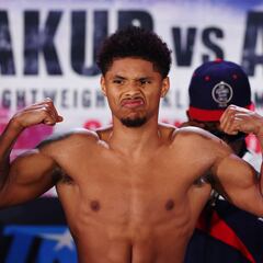 Oscar De La Hoya negocia con Shakur Stevenson