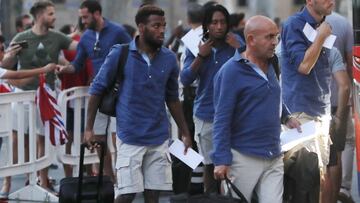 Lemar, ayer, en la llegada del Atl&eacute;tico a Valencia para jugar la primera jornada de Liga. 