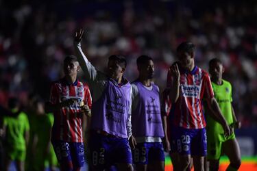 Apagón en el Alfonso Lastras y el partido se suspende hasta este lunes