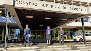 Luis Rubiales, Irene Lozano y Javier Tebas, tras una reuni&oacute;n en el CSD.
 