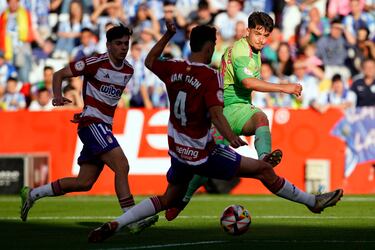 El Málaga cumple con el plan en ‘la pequeña Rosaleda’