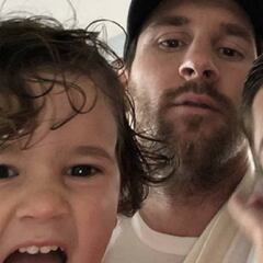 Leo Messi se olvida del Balón de Oro en compañía de sus hijos