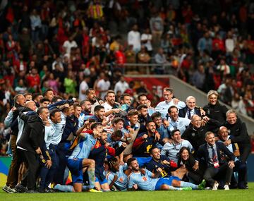 La selección española celebra la clasificación para la Final Four de la Nations League.