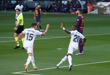 Valverde celebrando su gol con Vinicius