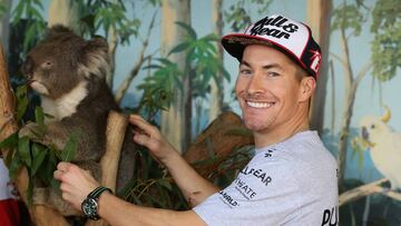 PHILLIP ISLAND, AUSTRALIA - OCTOBER 15: Nicky Hayden of Aspar MotoGP team poses with a koala at Maru Koala & Animal Park ahead of the 2015 MotoGP of Australia at Phillip Island Grand Prix Circuit on October 15, 2015 in Phillip Island, Australia. (Photo by Cameron Spencer/Getty Images)