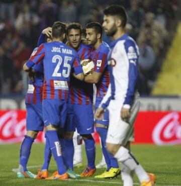 2-2. Víctor Casadesús celebró el gol del empate granota.