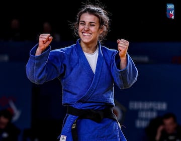 Ariane Toro celebra su bronce en los Europeos de Zagreb. 