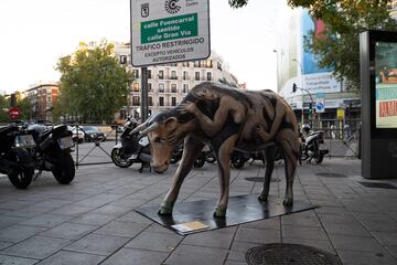 Las esculturas talladas a mano e ilustradas por diferentes artistas ya estn por las calles de Madrid. 