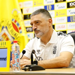 A García Pimienta se le multiplican las ausencias