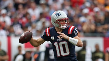 Nov 9, 2025; Tampa, Florida, USA; New England Patriots quarterback Drake Maye (10) throws downfield during the second quarter against the Tampa Bay Buccaneers at Raymond James Stadium. Mandatory Credit: Nathan Ray Seebeck-Imagn Images