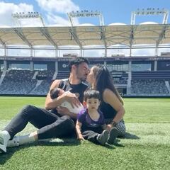 Suazo será dirigido por un eterno candidato a la Roja y firma su mayor contrato en Europa