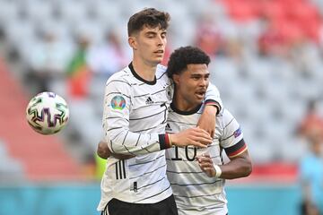 Kai Havertz y Serge Gnabry 