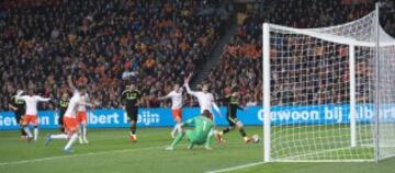 Gol anulado a Silva.