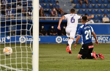 Nacho anotó el 0-2.