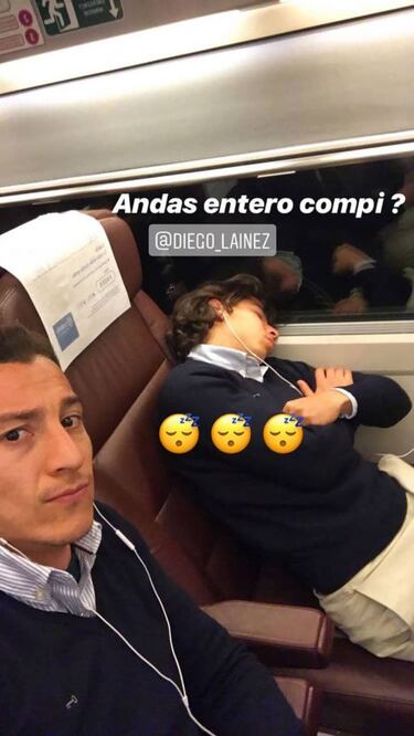 Andrés Guardado agarra en plena siesta a Diego Lainez