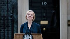 LONDON, ENGLAND - OCTOBER 20: Prime Minister Liz Truss delivers her resignation speech at Downing Street on October 20, 2022 in London, England. Liz Truss has been the UK Prime Minister for just 44 days and has had a tumultuous time in office. Her mini-budget saw the GBP fall to its lowest-ever level against the dollar, increasing mortgage interest rates and deepening the cost-of-living crisis. She responded by sacking her Chancellor Kwasi Kwarteng, whose replacement announced a near total reversal of the previous policies. Yesterday saw the departure of Home Secretary Suella Braverman and a chaotic vote in the House of Commons chamber. (Photo by Rob Pinney/Getty Images)