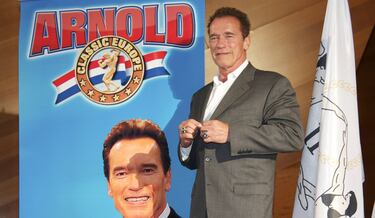 El esp¨ªritu de Schwarzenegger aterriza en la Caja M¨¢gica