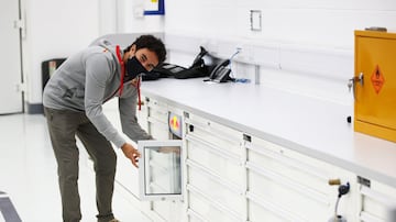 'Checo' Pérez vivió su primer día en la fábrica de Red Bull