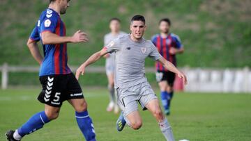 Tascón en un partido ante el Leioa en Sarriena.