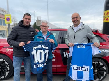 El portavoz del Espanyol, junto a Rubén Peris, director de la Volta.