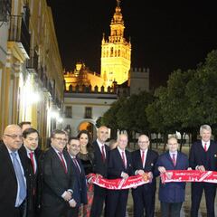 Bobby Charlton y Alex Ferguson admiraron La Giralda de Sevilla