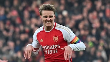 Martin Ødegaard, jugador del Arsenal, celebra el gol anotado ante el Wolverhampton.