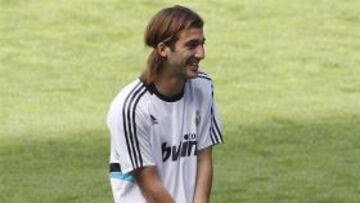 <b>ADMIRACIÓN.</b> El jugador argentino cree que Raúl es un ejemplo para todo el equipo.