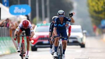 Valverde cruza la meta de Como en el Giro de Lombardía.