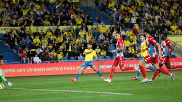 Aprobados y suspensos: Pejiño se especializa en abrir latas