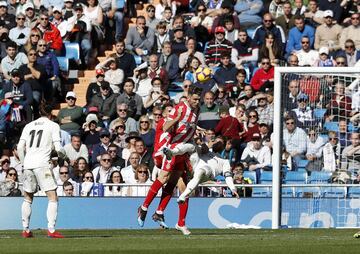 El capitán del Real Madrid golpeó a un jugador del Girona al intentar una chilena y vio la segunda amarilla.
20ª expulsión en liga del camero.