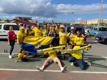 La afición de Las Palmas disfrutó de lo lindo desde varias horas antes del partido. 