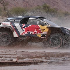 Un Sainz paciente cede 18 minutos en la especial más larga