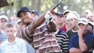 <b>DESAFORTUNADO. </b>Tiger se mostró inseguro en la última jornada.