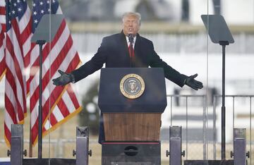Una hora antes del asalto al Capitolio, Donald Trump hab¨ªa lanzado un mensaje destinado a sus seguidores, que ajustaran cuentas contra los autores del, para ¨¦l, pucherazo, y todos aquellos que estaban intentando que abandonara la presidencia de Estados Unidos.
