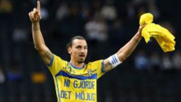 Ibrahimovic hace doblete y bate el récord de goles con Suecia