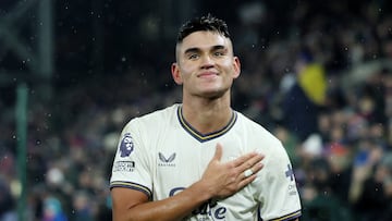 'Charly' Alcaraz, jugador del Everton, celebra el gol anotado ante el Crystal Palace en Premier League.