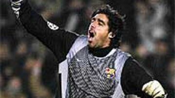 <b>RECAMBIO</b>. Roberto Bonano era el guardameta elegido por el Atlético para ocupar la plaza en la portería.