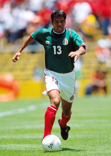 'El Bebé' ganó dos títulos de liga con América, además de dos Copa Oro y una Confederaciones con las Selección Mexicana. Pardo jugó dos mundiales (1998 y 2006). Después de la justa en Alemania, fichó por el Stuttgart, cuadro con el que ganó una Bundesliga y una Copa Intertoto.