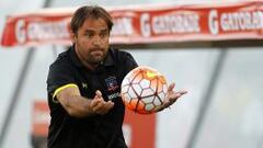 El cauteloso festejo de José Luis Sierra tras el triunfo de Colo Colo