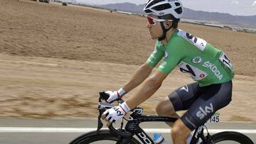 Kwiatkowski se cay車 a 9 km de meta y cedi車 30 segundos