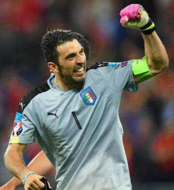 El veterano portero italiano Gianluigi Buffon cierra la lista de los futbolistas de la Eurocopa 2016 más deseados por las mujeres.