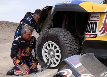 Tercera etapa entre San Juan de Marcona y Arequipa. El español Carlos Sainz reventó una rueda y perdió mas de cuatro horas.