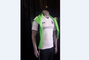 Camiseta de entrenamiento de Colo Colo modelo 2015.