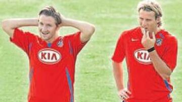 <b>ATAQUE TITULAR. </b>Mista y Forlán intentarán romper esta noche la sequía goleadora que atraviesan.