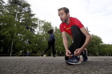 Ángel David Rodríguez, se prepara para empezar el entrenamiento.