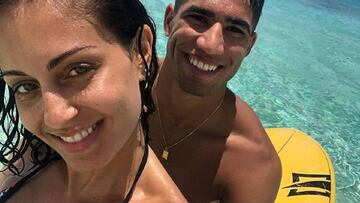 Hiba Abouk, imponente en sus vacaciones con su novio Achraf Hakim