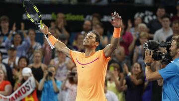 PE25 BRISBANE (AUSTRALIA) 03/01/2017.- El tenista español Rafael Nadal celebra su victoria ante el ucraniano Alexandr Dolgopolov tras el partido de primera ronda del torneo de Brisbane que ambos disputaron en Brisbane, Australia, hoy, 3 de enero de 2016. EFE/Dave Hunt PROHIBIDO SU USO EN AUSTRALIA Y NUEVA ZELANDA