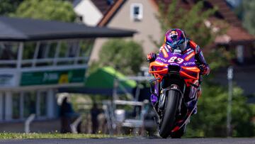 Hohenstein-ernstthal (Germany), 06/07/2024.- Prima Pramac rider Jorge Martin of Spain in action during the Free Practice 2 for the Motorcycling Grand Prix of Germany, at the Sachsenring racetrack in Hohenstein-Ernstthal, Germany, 06 July 2024. The 2024 Motorcycling Grand Prix of Germany is held on the Sachsenring racetrack on 07 July. (Motociclismo, Ciclismo, Alemania, Espa?a) EFE/EPA/MARTIN DIVISEK