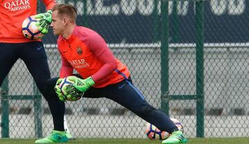 Barcelona's goalkeepers Jasper Cillessen (L) from Netherlands and Marc-Andre ter Stegen from Germany